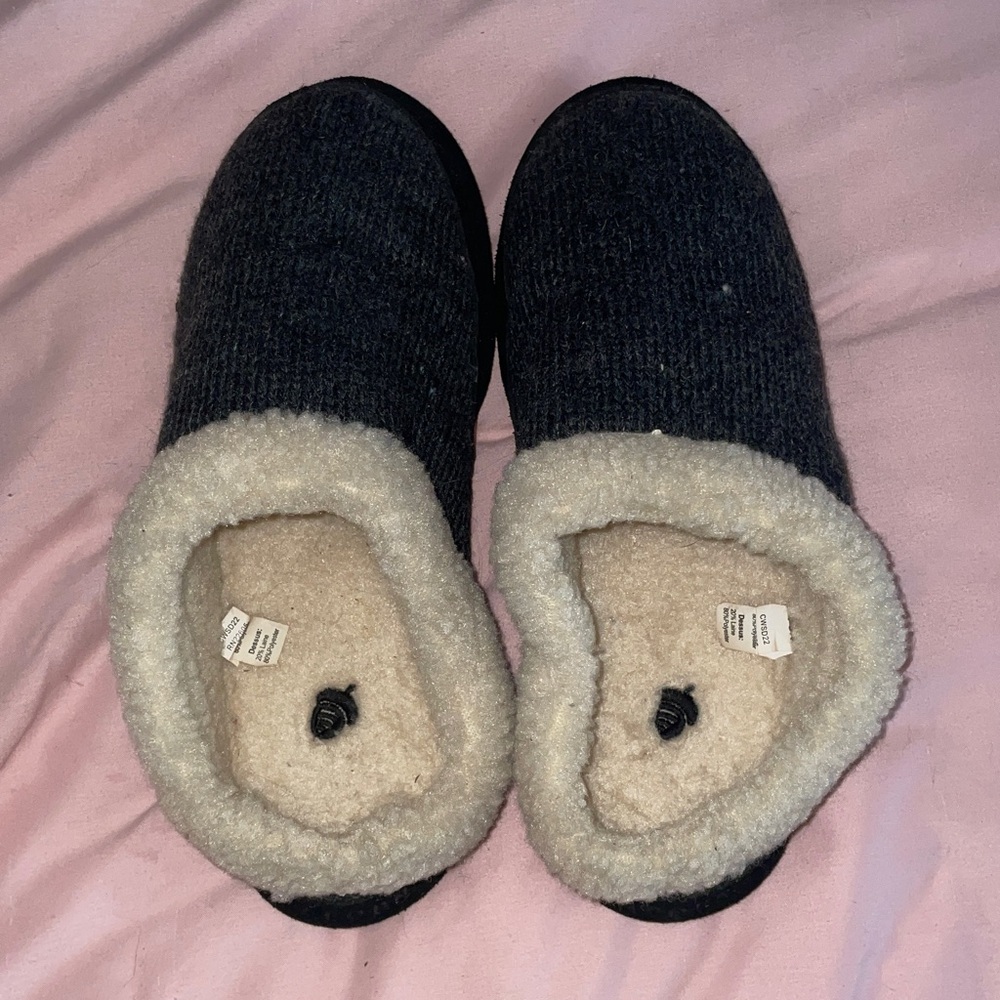 Acorn Women's Slippers in Gray and Cream